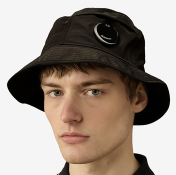 Водонепроницаемая панама C.P. Company с линзой и карманом, One Size (универсальный размер), унисекс, чёрная.