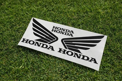 Наклейки Honda крылья ангела на мотоцикл бак пластик Хонда . Цвет черный глянец