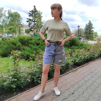 Шорты женские джинсовые бермуды рваные яркие без стрейча 27 серо-голубой