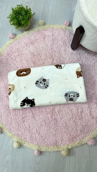 Дитячий плед для немовлят молочний з котиками