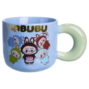 Чашка фарфоровая Labubu Bring Joy 400 мл подарочная кружка для детей с игривым дизайном для напитков
