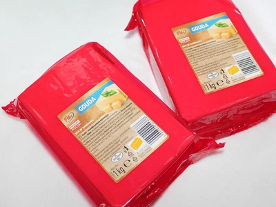 Сыр Гауда Pilos Gouda два килограммовых куска, 2 кг