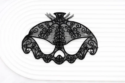 Карнавальна мереживна маска Nocturna Crown one size чорний