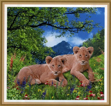 Фотообои глянцевые ArtDecor Львята 134x145 см