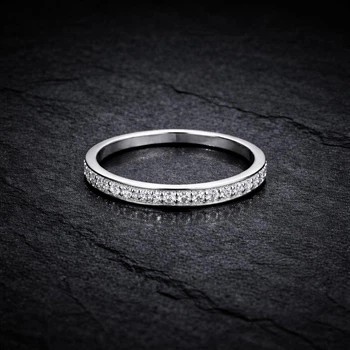 Серебряное кольцо с фианитами Классик 17 р