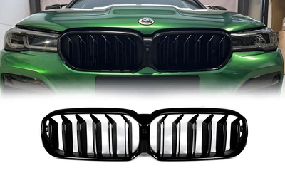 Грати радіатора M-Look для BMW 3 G20/G21 2018-2022, з місцем під камеру, чорний глянець V2
