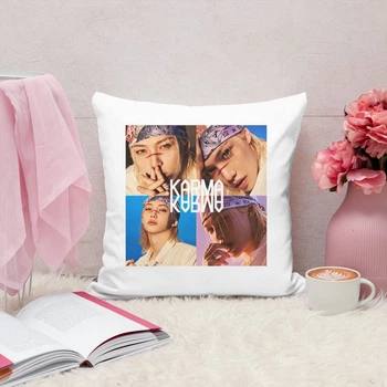 Подушка плюшевая Stray Kids Felix Стрей кидс Феликс 35х35 см (СКЗ00312)