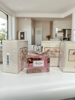 Miss Dior Chérie Eau de Parfum духи женские, цветочный сладкий шлейф с мандарином, жасмином и карамельными нотами