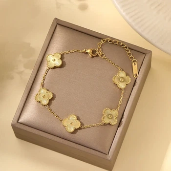 Браслет Van Cleef золотого цвета