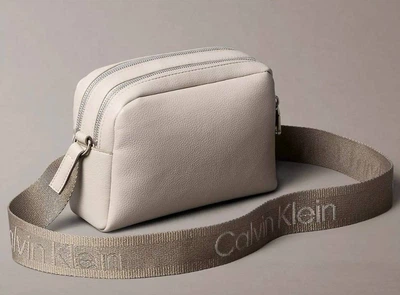 Женская сумка кросбоди Calvin Klein