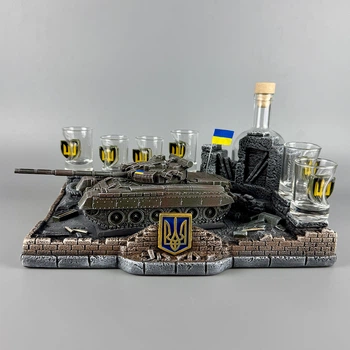 Подарочный набор штофов с танком "Т-80" 6 стопок ручной работы + бутылка | Подарок для мужчины PA_1187_3