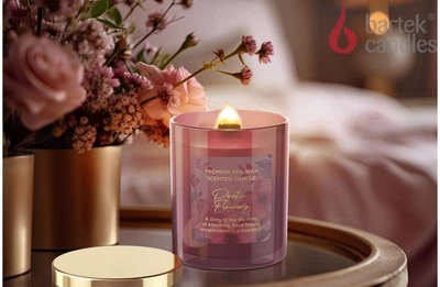 Свічка ароматизована в склі з кришкою Bartek Candles Квіти натхнення 220 г.