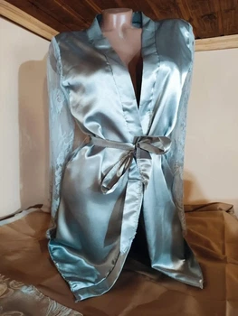Женский атласный халат с широким кружевным рукавом XL серый (222/20П)