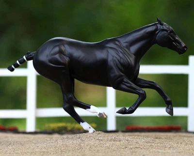 Manaos traditional поні поло Breyer 10314
