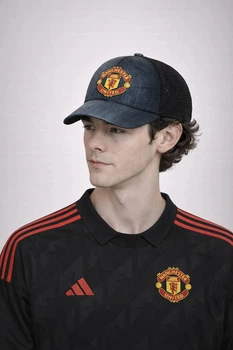 Молодежная кепка с сеткой Манчестер Юнайтед (Manchester United) One-size Разноцветный
