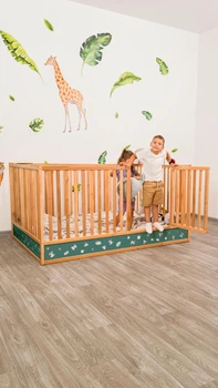 Детская деревянная кровать-манеж от Busy Wood «Оазис» с высокими бортиками, 200×140 см, Натуральное дерево+Мятный