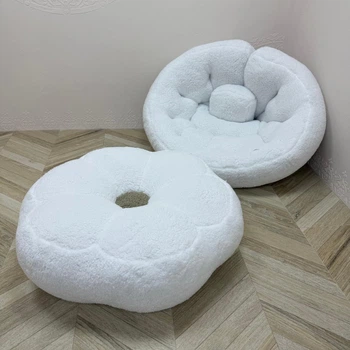 Бескаркасное кресло-матрас трансформер с пуфом Teddy меховое 160х80/Ø80х20 см белое