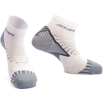 Шкарпетки для бігу короткі із зональною компресією вставкою Elastic Fitting Band та посиленим носком і п'ятою Accapi Running UltraLight White/silver XL (100037042)