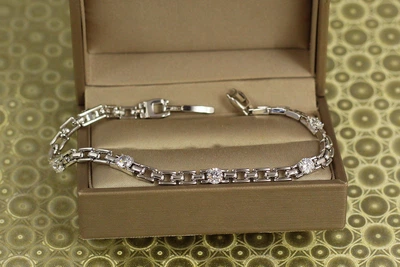 Браслет Xuping Jewelry Манхэттен с круглыми камнями 19,5 см 5 мм серебристый
