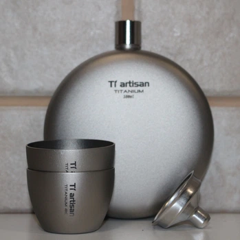 Фляга титанова для алкогольних міцних напоїв Tiartisan titanium 180 мл з титановими чарками 2 шт по 40 мл туристична кругла пляшка подарункова + лійка та чохол