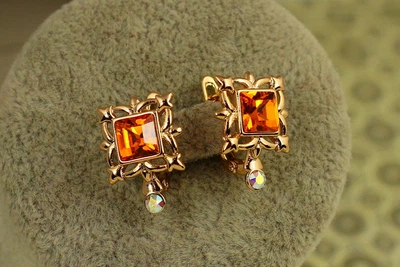 Серьги Xuping Jewelry Глория с оранжевым камнем Сваровски 1,8 см золотистые