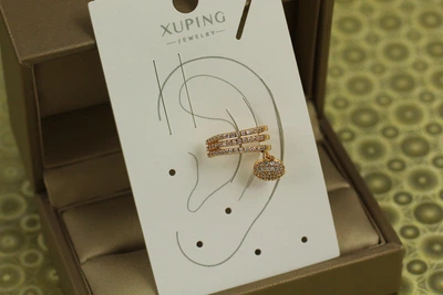 Серьги каффы Xuping Jewelry три дорожки с подвеской 1,5 см золотистые