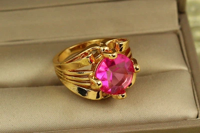 Кольцо Xuping Jewelry с большим розовым камнем р 18 золотистое
