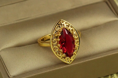 Кільце Xuping Jewelry Маркіз з червоним каменем в широкій оправі р 18 золотисте