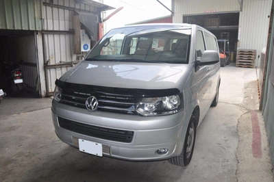 Дефлектор капота мухобойка Volkswagen T5 09- HIC черная Фольксваген Т5 АМ0007029