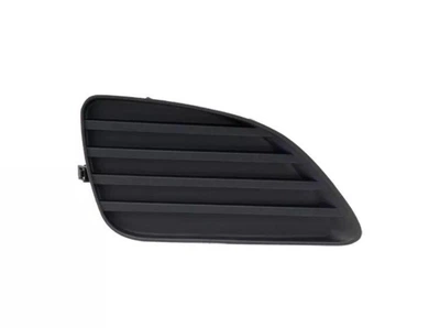 Решетка в бампер AVTM Toyota Camry 10-11 V40 правая без отв. ПТФ Тойота Камри АМ0038984