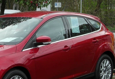 Молдинг скла Ford Focus 5D 2011- нижні 8шт на авто АМ0037182