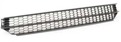 Решетка в бампер AVTM Volkswagen Passat B7 11-15 средняя Фольксваген Пассат Б7 АМ0039146