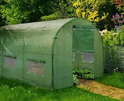 Садовый пленочный туннель 3×2×2 м Garden Line TUN5552 арочная теплица для огорода овощей и зелени мини-парник для дачи и сада переносная пленочная укрывная теплица компактная защита от ветра дождя солнца быстрая сборка для растений
