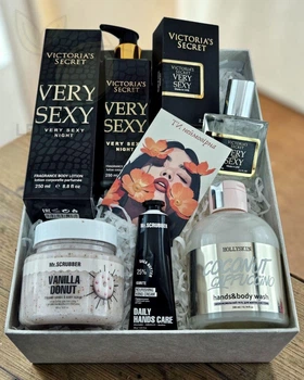 Подарочный набор косметики No Brand в стиле Victoria's Secret Very Sexy Night 5 в 1 ver.02