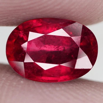 Рубин натуральный 2.26 Ct. 9 x 6.3 x 3.8 mm (4215)