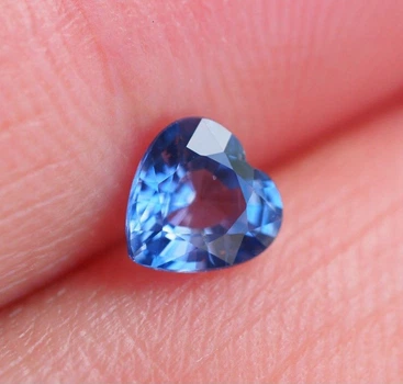 Сапфир сердце 0,57 Cts. 5.2 х 2.7 мм (9028)