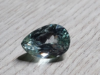 Нуристанит, Гидденит 5.86 Ct 17.6 х 13.81 х 13.15 mm (2059278)