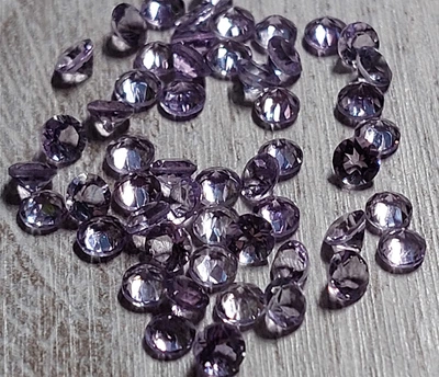 Натуральный розовый аметист 3 mm (9447)