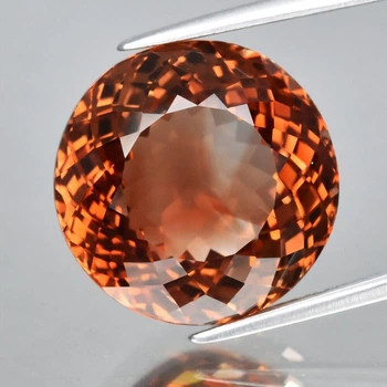 Медовый топаз 15.65 Ct. 14.2 mm (18601)