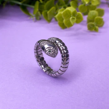 Серебряная кольца с фианитами Змея