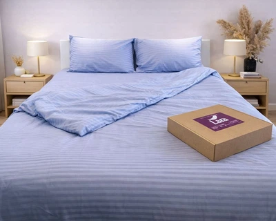 Постільна білизна LARA сатин-страйп LUX blue d13178е160 з простирадлом на резинці 160х200х25 євро