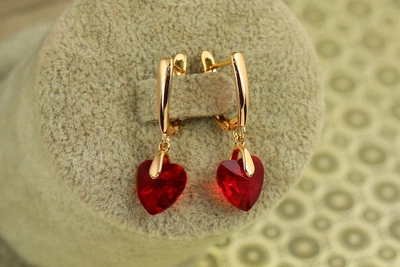 Сережки підвіски Xuping Jewelry Сваровські сердечки червоні хамелеон 2,8 см золотисті
