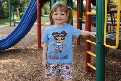 Дитячий літній комплект 110 для дівчинки футболка Cute Doll + шорти (бавовна 95%, еластан 5%)