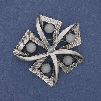 Брошь Акцент с серым кошачьим глазом, серебристый металл 60 мм+, ida64514