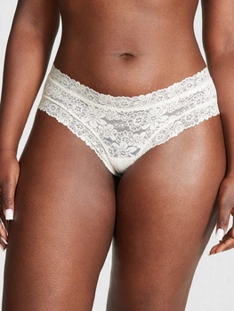 Кружевные женские трусики чикини Victoria's Secret молочные Q9Z89 размер L