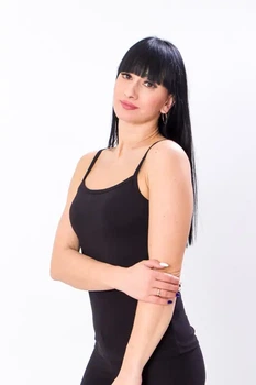 Женская однотонная майка на тонких бретельках Трикотажный Край 8216-036 черный 52
