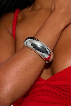 Масивний об'ємний браслет у стилі «metal cuff» Honey Fashion Accessories сріблястий (12-108)