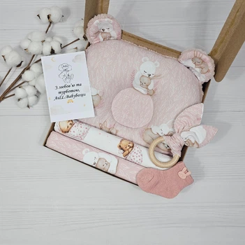 Подарочный набор для малышей пеленками, подушкой и грызуном a.l.babybox Сладкие объятия