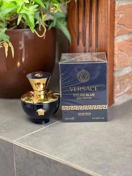 Парфюм Versace Dylan Blue Pour Femme женский с чёрной смородиной розой и мускусом цветочно-фруктовый аромат 100 мл