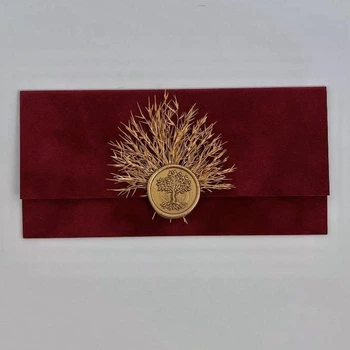 Конверт оксамитовий під гроші розмір 16,6 х 8 см з печаткою та сухоцвітами на магнітній застібці червоного кольору